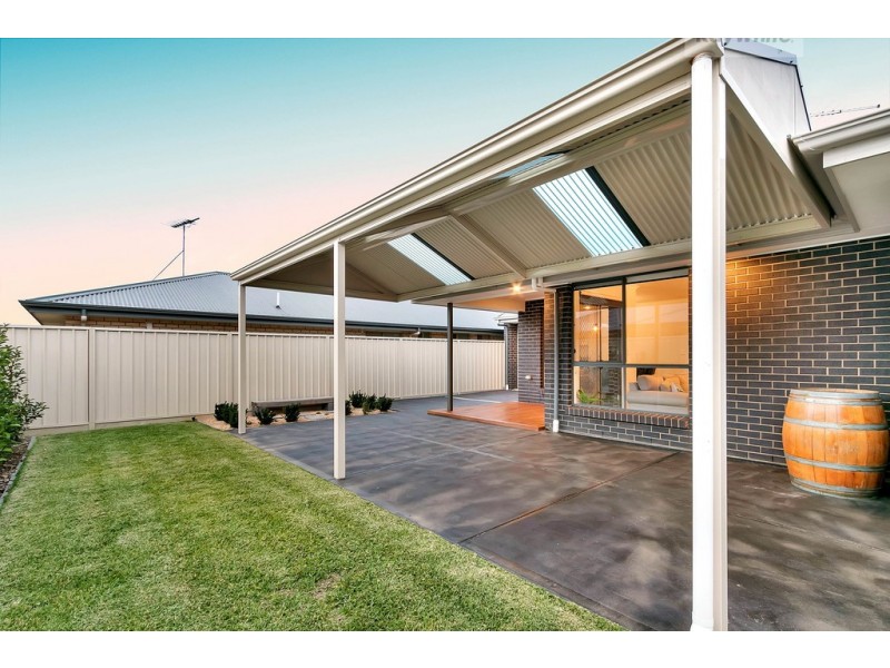 8 Lawes Terrace, Reid SA 5118