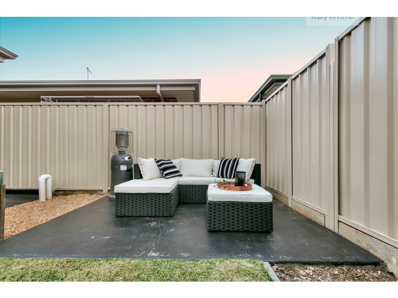 8 Lawes Terrace, Reid SA 5118