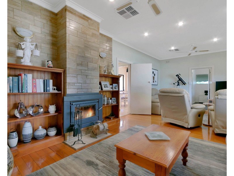 6 High Street, Willaston SA 5118