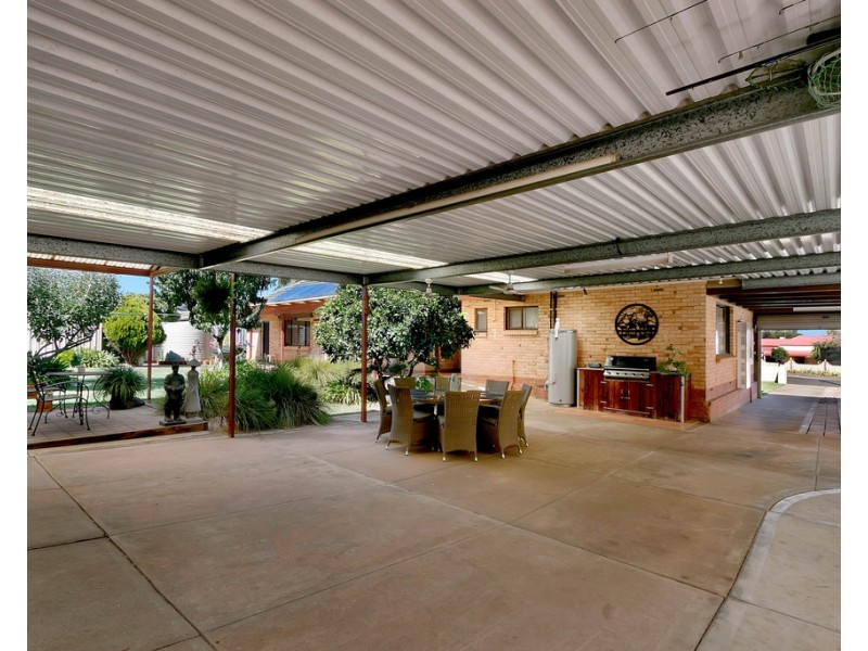 6 High Street, Willaston SA 5118