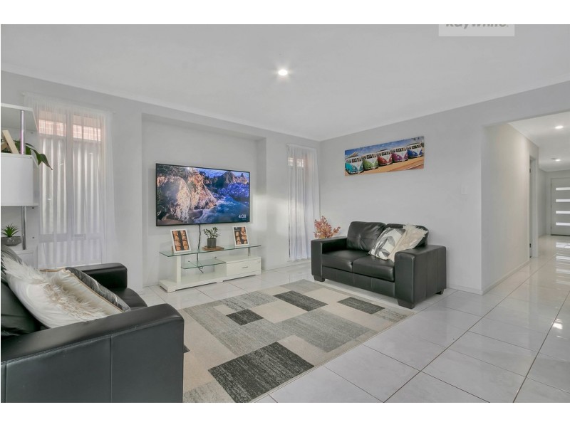 3 Blue Lake Drive, Blakeview SA 5114