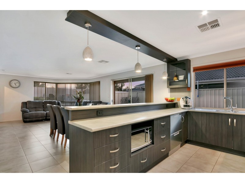 9 Wilson Court, Reid SA 5118