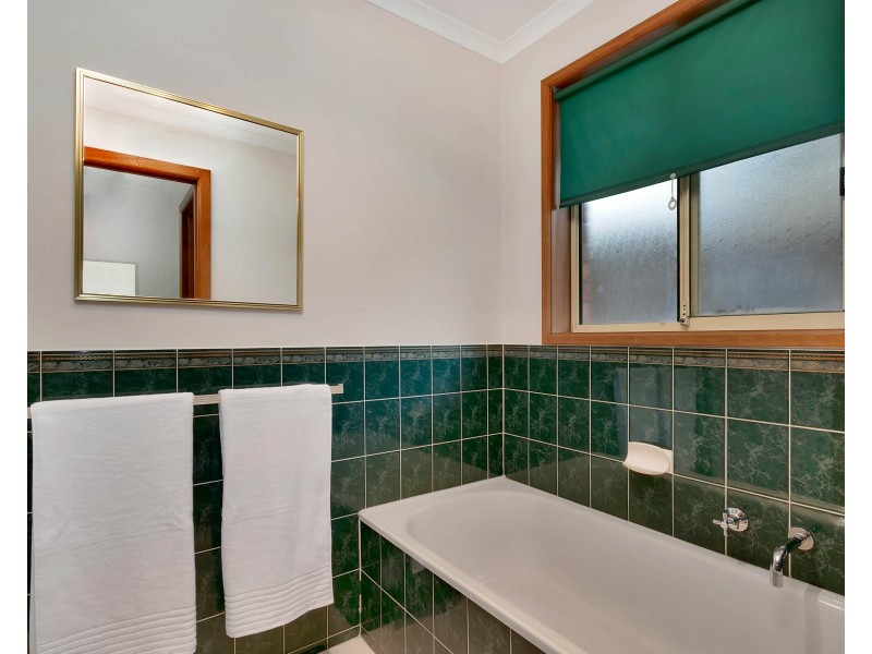 2 McDermott Place, Green Fields SA 5107