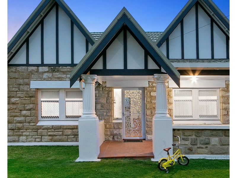 63 Oval Avenue, Woodville South SA 5011