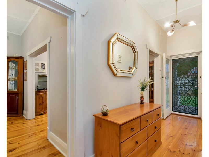 63 Oval Avenue, Woodville South SA 5011