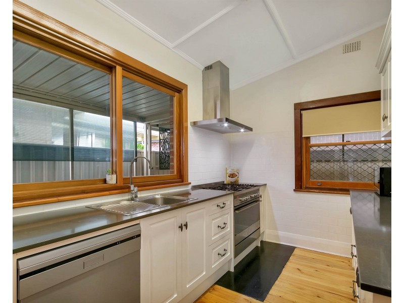 63 Oval Avenue, Woodville South SA 5011