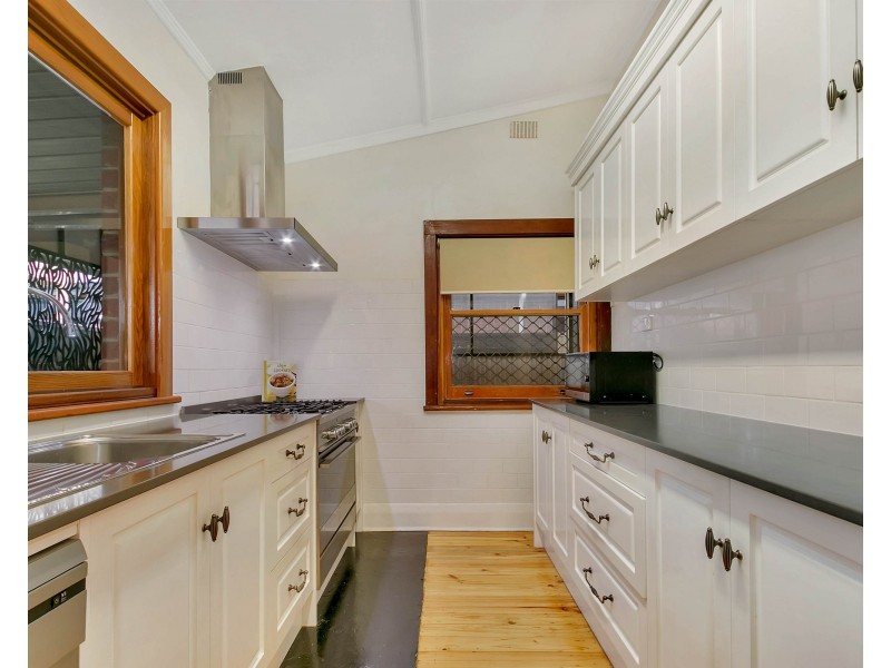 63 Oval Avenue, Woodville South SA 5011