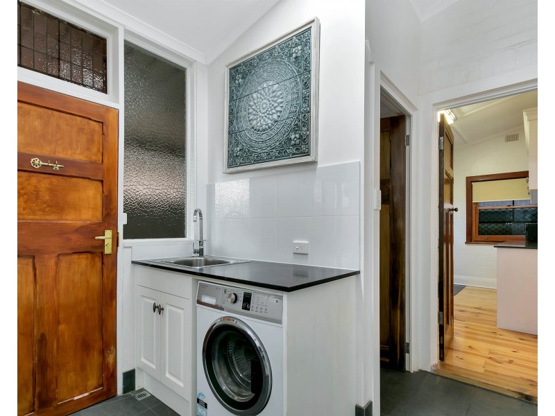 63 Oval Avenue, Woodville South SA 5011