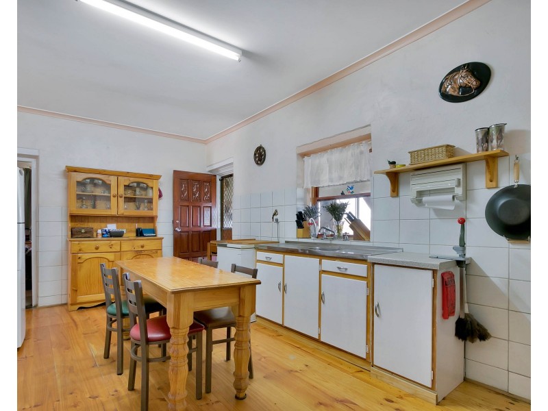 1020 Old Main Road South, Riverton SA 5412