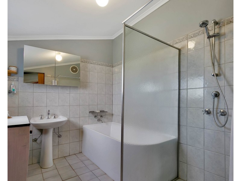 1020 Old Main Road South, Riverton SA 5412