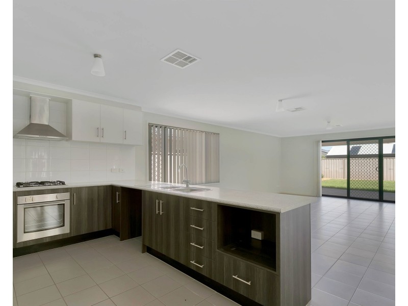 (D.H.A) Defence Housing Australia, Munno Para West SA 5115