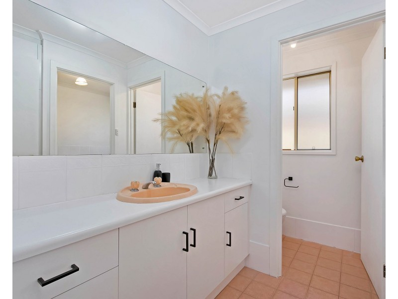 16 Addis Street, Evanston Park SA 5116