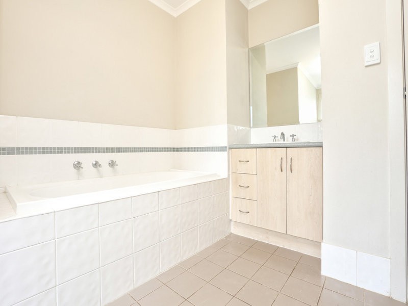 6 Almond Cct, Munno Para West SA 5115