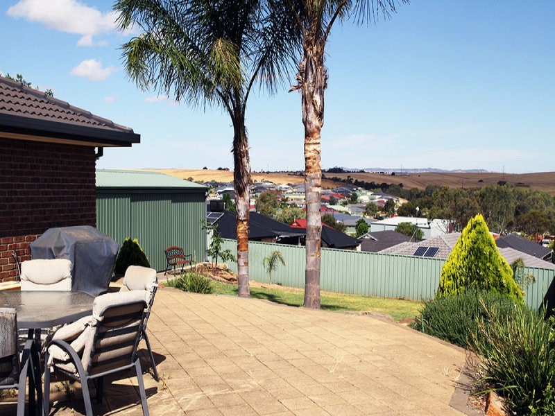 4 Osprey Parade, Hewett SA 5118