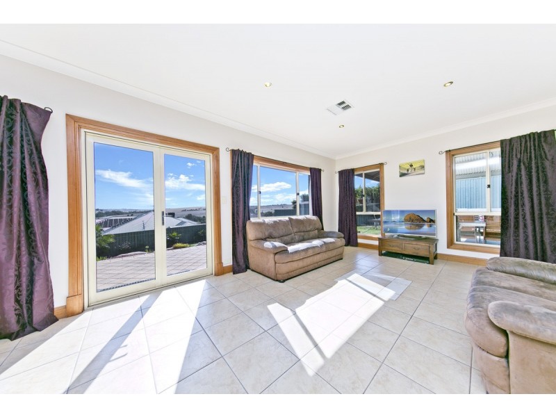 16 Oaklands Cct, Hewett SA 5118