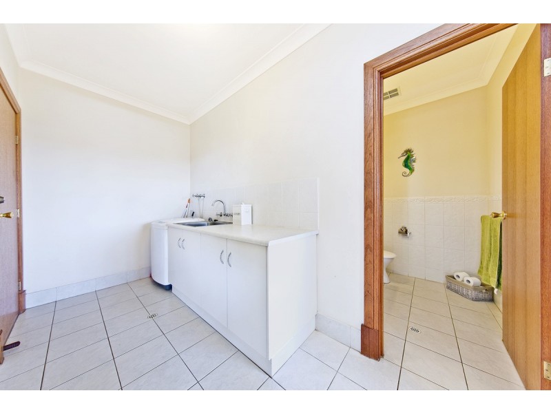 16 Oaklands Cct, Hewett SA 5118