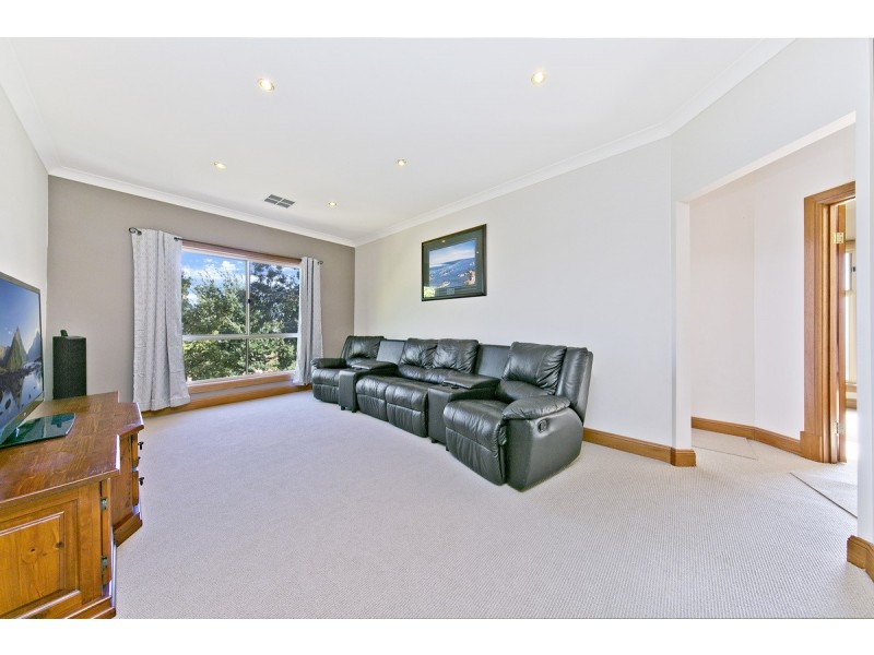 16 Oaklands Cct, Hewett SA 5118