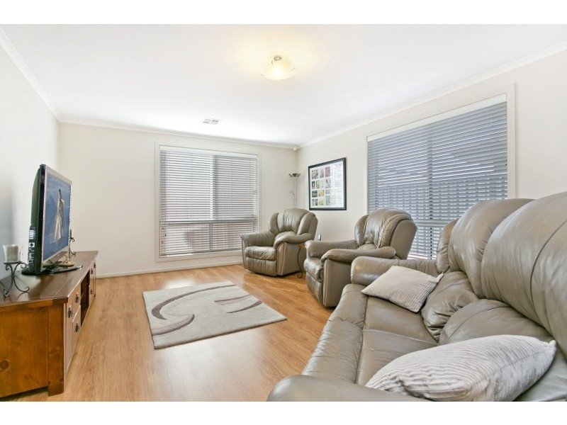 77 Lakeside Drive, Andrews Farm SA 5114