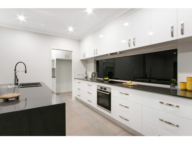 8 Elderberry Avenue, Bentley Park QLD 4869