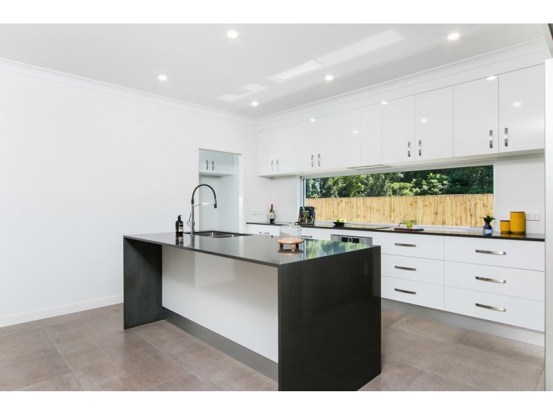 8 Elderberry Avenue, Bentley Park QLD 4869