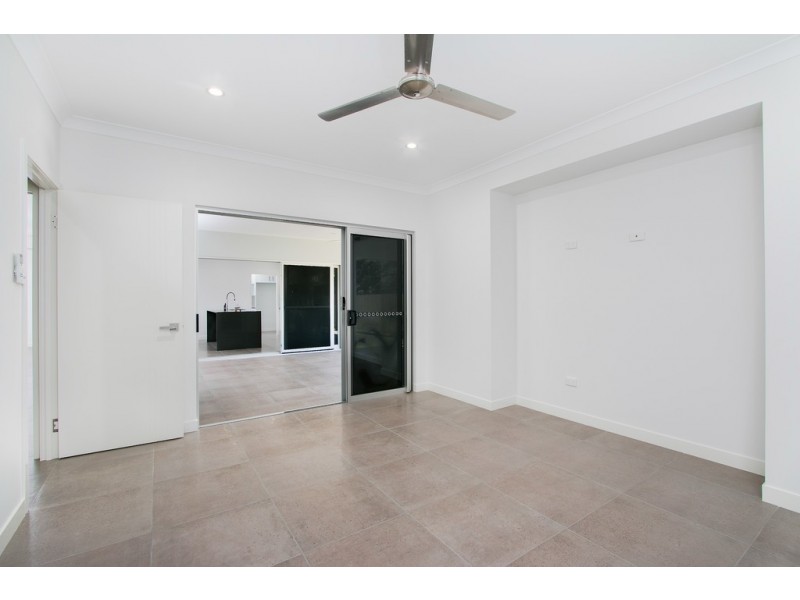 8 Elderberry Avenue, Bentley Park QLD 4869