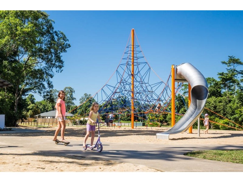 8 Elderberry Avenue, Bentley Park QLD 4869