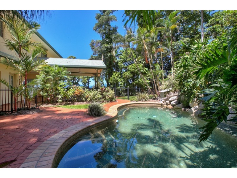 9 Oceanview Place, Mooroobool QLD 4870