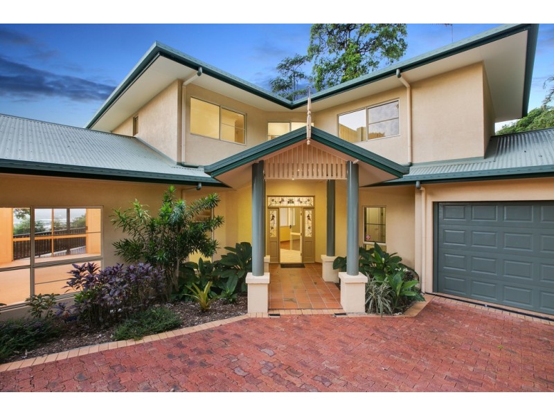 9 Oceanview Place, Mooroobool QLD 4870