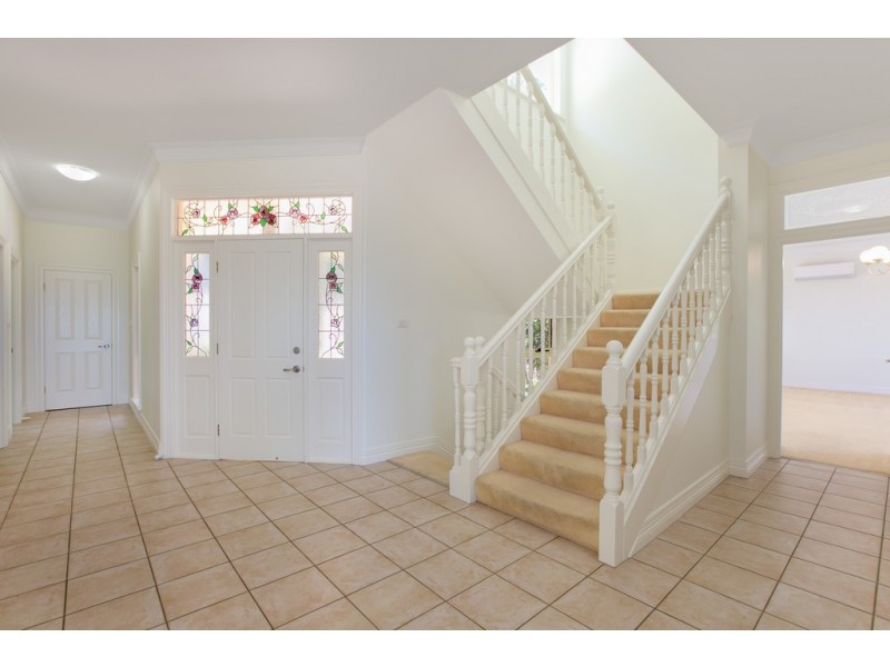 9 Oceanview Place, Mooroobool QLD 4870