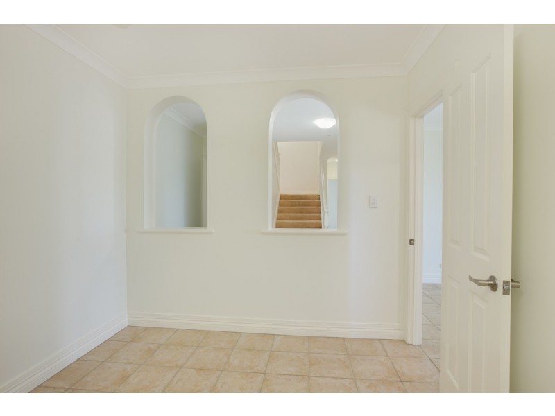 9 Oceanview Place, Mooroobool QLD 4870