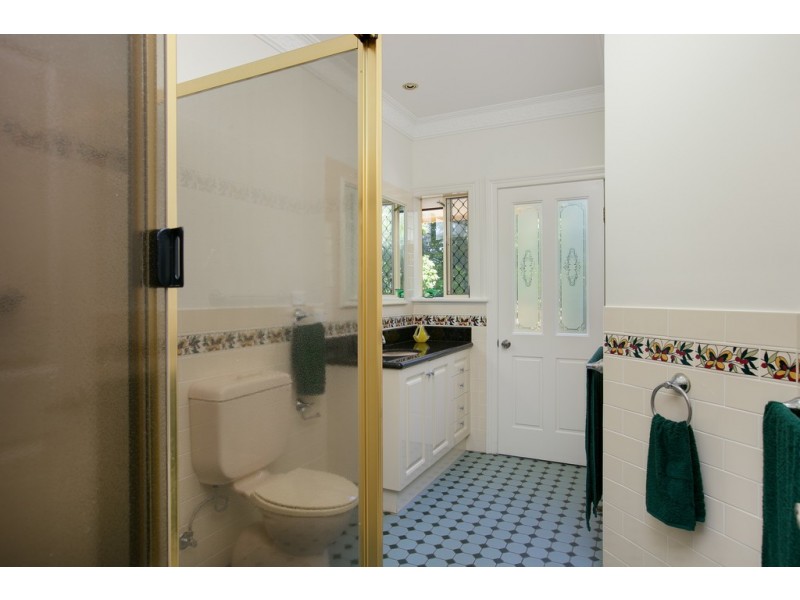 9 Oceanview Place, Mooroobool QLD 4870