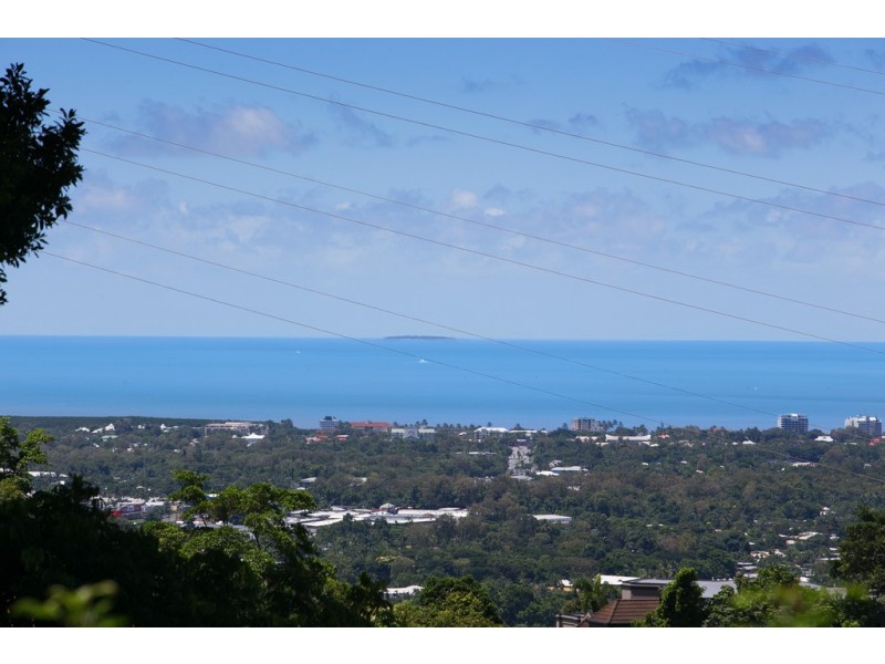 9 Oceanview Place, Mooroobool QLD 4870