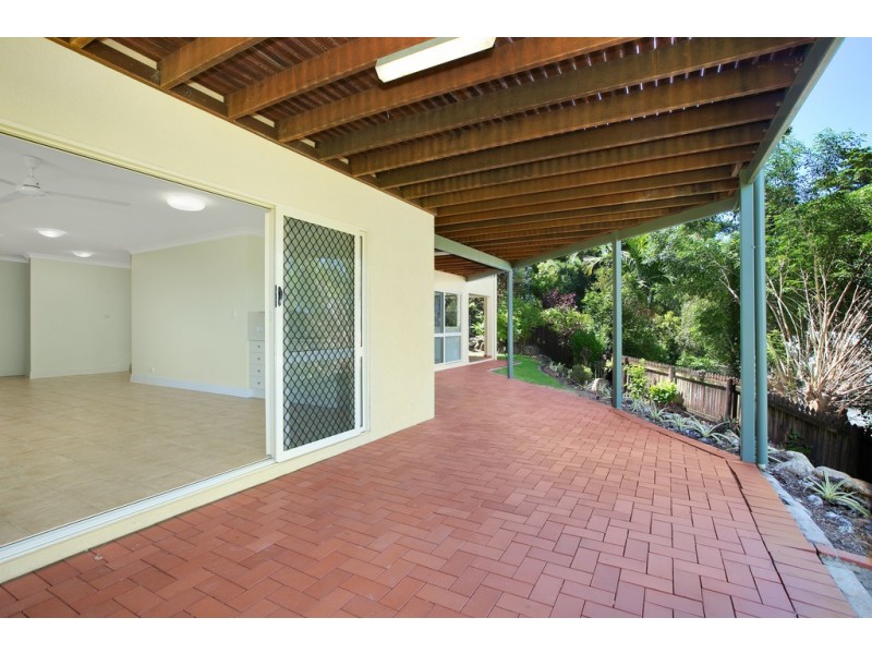 9 Oceanview Place, Mooroobool QLD 4870