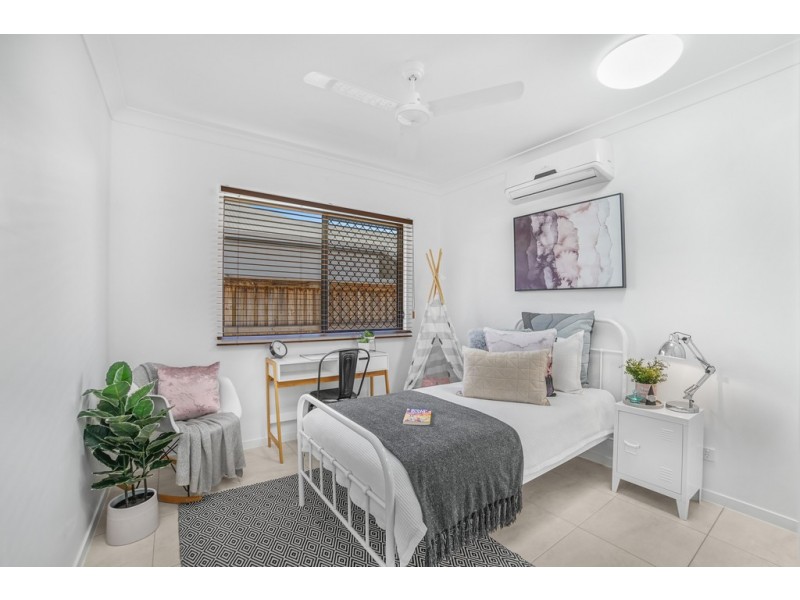 3 Halifax Drive, Redlynch QLD 4870