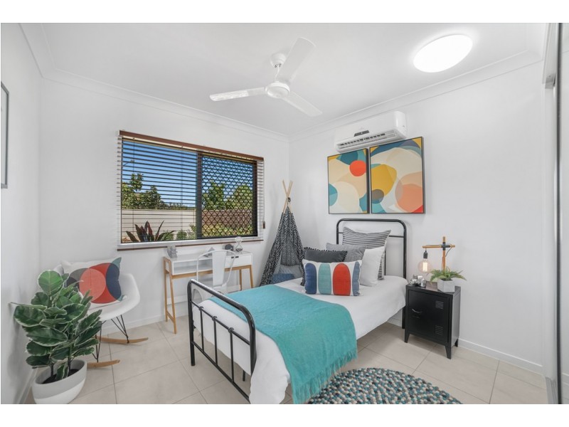 3 Halifax Drive, Redlynch QLD 4870