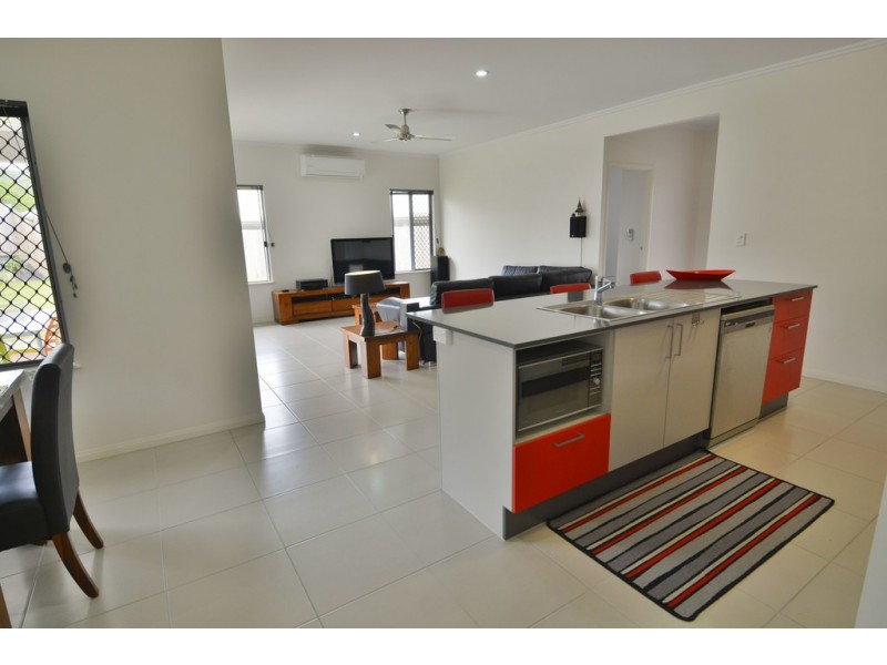 9 Tati Close, Bentley Park QLD 4869