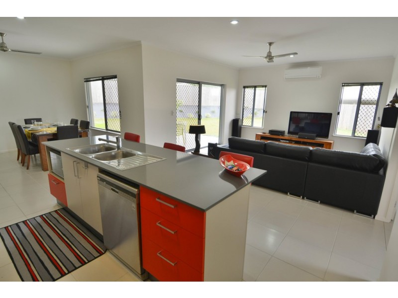 9 Tati Close, Bentley Park QLD 4869