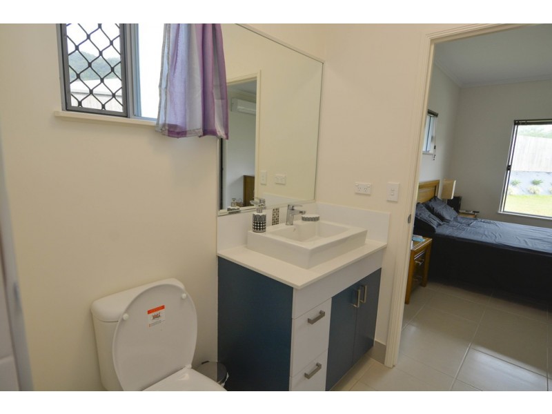 9 Tati Close, Bentley Park QLD 4869