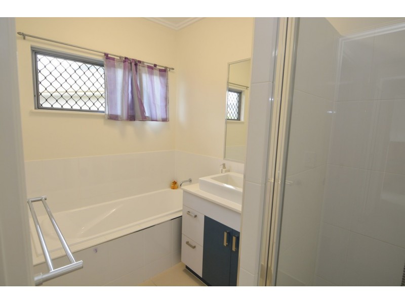 9 Tati Close, Bentley Park QLD 4869