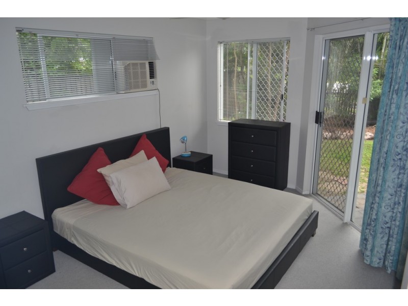 2/13 Givens Street, Westcourt QLD 4870