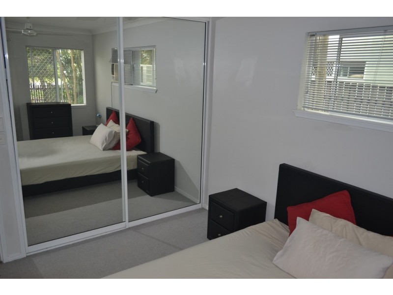 2/13 Givens Street, Westcourt QLD 4870