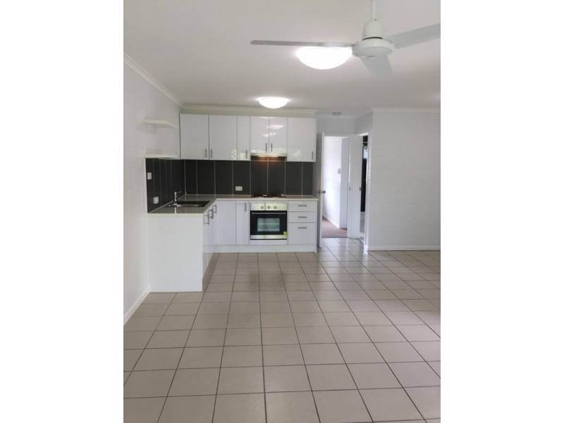 33/439-443 Severin Street, Manunda QLD 4870