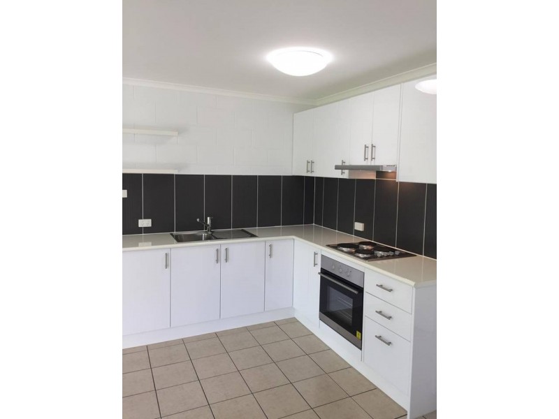 33/439-443 Severin Street, Manunda QLD 4870