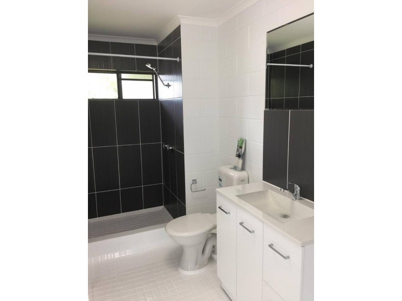 33/439-443 Severin Street, Manunda QLD 4870