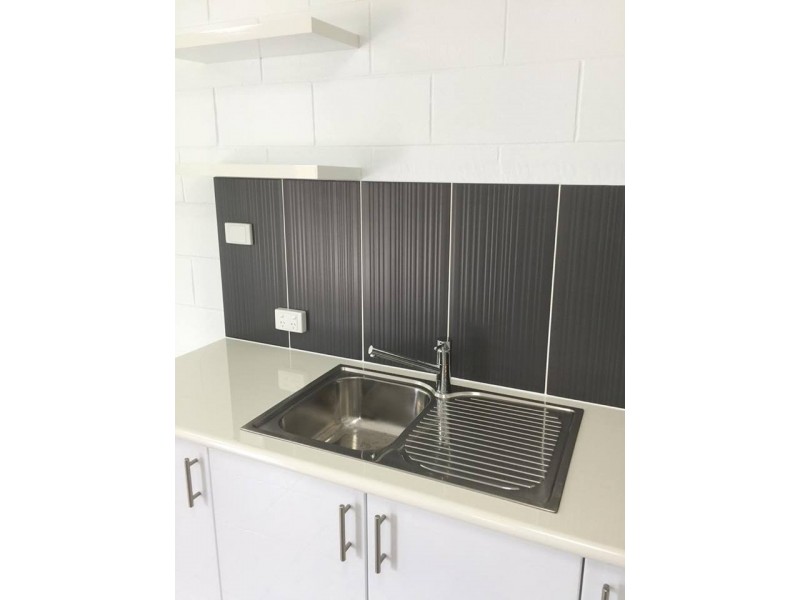 33/439-443 Severin Street, Manunda QLD 4870
