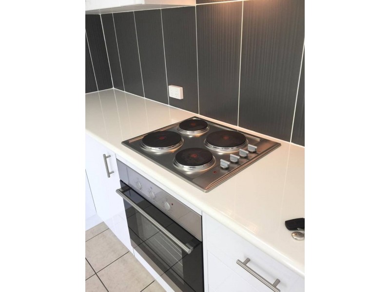 33/439-443 Severin Street, Manunda QLD 4870