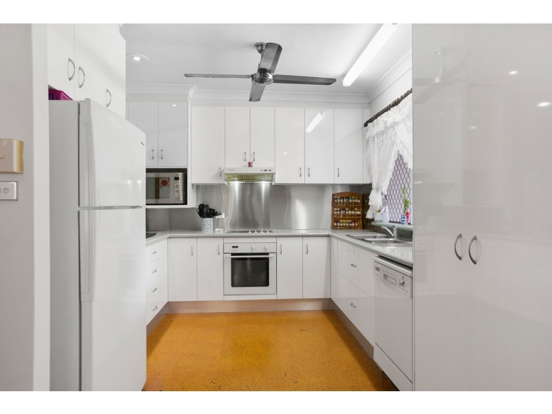 38 Cairnwell Street, Smithfield QLD 4878