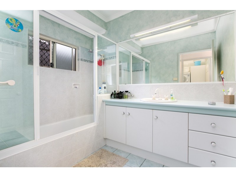 169 McFarlane Drive, Kanimbla QLD 4870