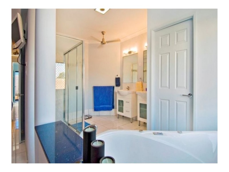 2 Lennox Street, Edmonton QLD 4869