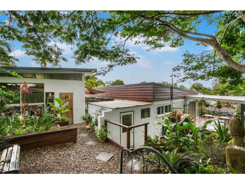 5 Helen Close, Smithfield QLD 4878